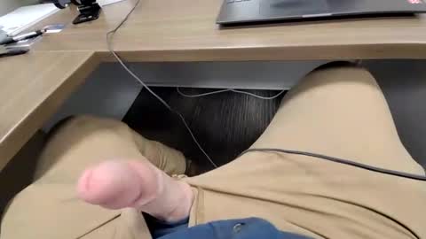 Snapshot of edyja chatting on 01/28/25, 01:05 Eddya online show from 01/28/25, 01:05