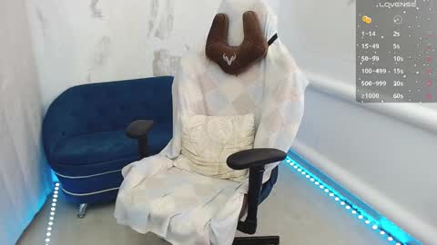 Snapshot of eesprit chatting on 02/11/25, 06:19 Daniel and Alex online show from 02/11/25, 06:19