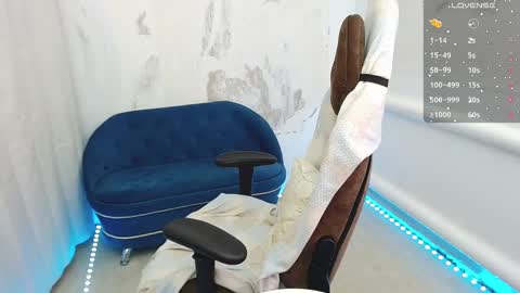 Snapshot of eesprit chatting on 02/11/25, 06:44 Daniel and Alex online show from 02/11/25, 06:44