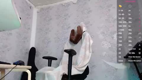 Snapshot of eesprit chatting on 09/10/25, 05:51 Daniel and Alex online show from 09/10/25, 05:51