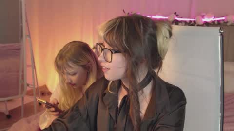 EVA NON NUDE online show from 04/19/26, 06:43