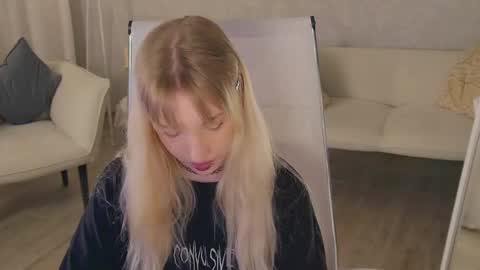 EVA NON NUDE online show from 05/19/26, 04:24