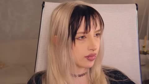 EVA NON NUDE online show from 06/01/26, 04:09