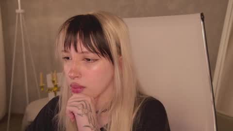 EVA NON NUDE online show from 06/05/26, 04:56