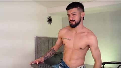 eevil_boys_77 online show from 10/20/25, 11:21