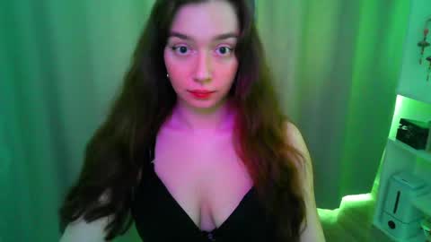 Snapshot of effie_balconii chatting on 05/04/26, 11:28 effie_balconii online show from 05/04/26, 11:28