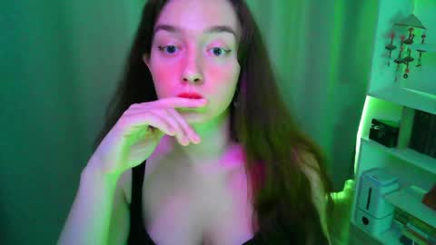 Snapshot of effie_balconii chatting on 05/10/26, 03:17 effie_balconii online show from 05/10/26, 03:17