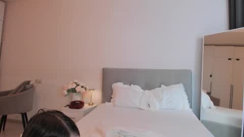 Effie Mur online show from 11/16/25, 05:57