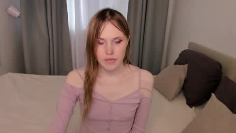 Effie Mur online show from 11/20/25, 11:21