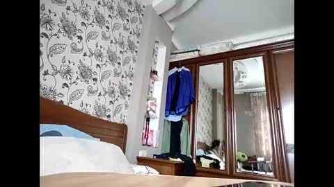 Effy online show from 04/07/26, 09:54