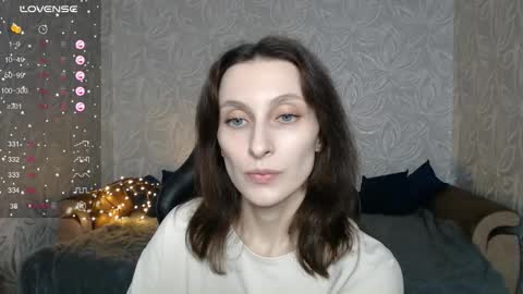 Snapshot of effy_gray chatting on 09/20/25, 05:14 Anna online show from 09/20/25, 05:14