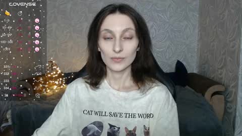 Snapshot of effy_gray chatting on 10/04/25, 12:30 Anna online show from 10/04/25, 12:30