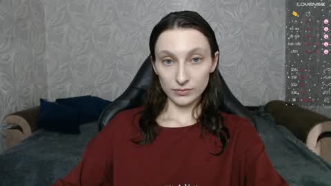 Snapshot of effy_gray chatting on 07/05/26, 12:17 Anna online show from 07/05/26, 12:17