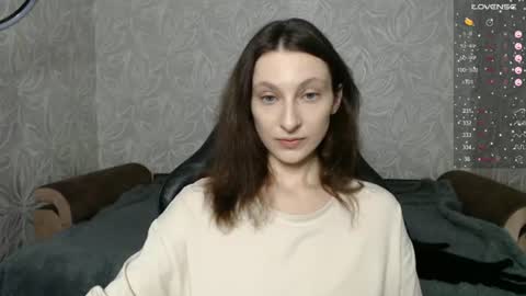 Snapshot of effy_gray chatting on 07/05/26, 11:34 Anna online show from 07/05/26, 11:34