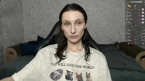 Snapshot of effy_gray chatting on 07/12/26, 10:45 Anna online show from 07/12/26, 10:45