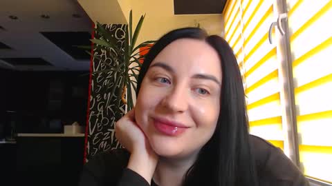 Effy online show from 10/17/25, 11:02