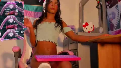 effy_marinn online show from 10/01/25, 09:26