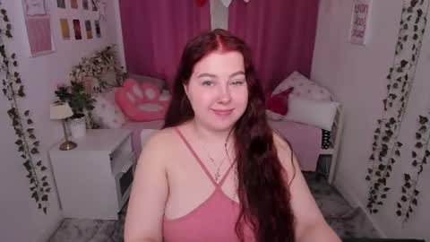 Snapshot of effyrain chatting on 06/19/26, 02:43 effyrain online show from 06/19/26, 02:43