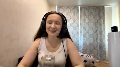 Ehtell online show from 06/18/26, 11:25