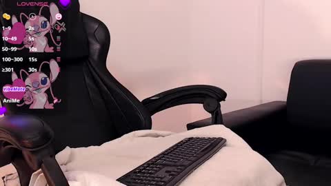 eileenn tanihara online show from 01/13/25, 09:31