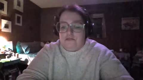 eilidh 3 online show from 11/05/25, 02:22