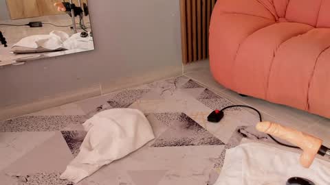 Eilin online show from 12/22/24, 04:17