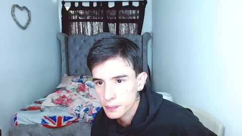 eimy_andres online show from 12/15/24, 12:28