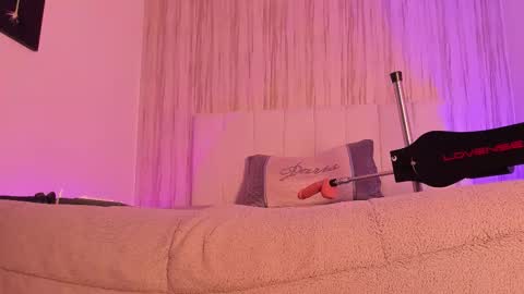 eimy online show from 10/28/25, 04:53