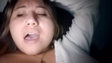 EIMY   MODEL INDEPENDENT online show from 12/14/25, 05:46