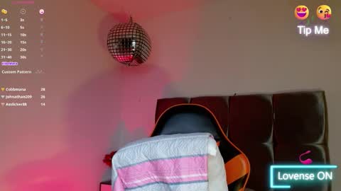 eimy_saenzx online show from 01/08/26, 09:00