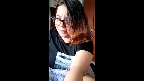 eimy_saenzz online show from 04/18/26, 09:26