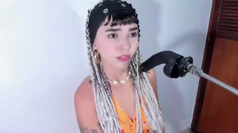Snapshot of eimy_salome15 chatting on 08/05/26, 05:27 eimy_salome15 online show from 08/05/26, 05:27