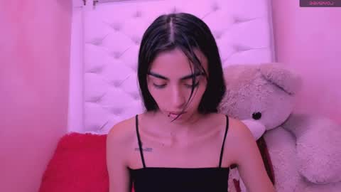 Snapshot of eimy_skinny chatting on 05/02/26, 02:11 eimy online show from 05/02/26, 02:11