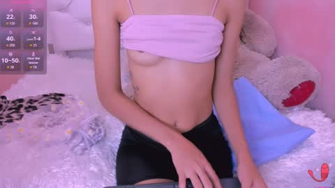 Snapshot of eimy_skinny chatting on 05/21/26, 01:40 eimy online show from 05/21/26, 01:40