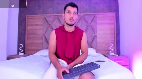 YG COUPLE online show from 01/07/26, 08:55