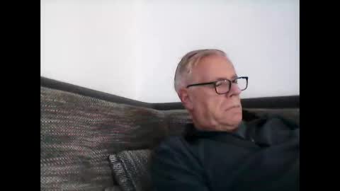 eisbaer1957 online show from 12/20/24, 01:11