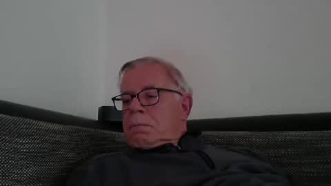 eisbaer1957 online show from 01/01/25, 08:35