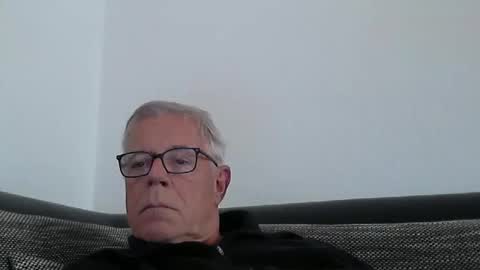 eisbaer1957 online show from 10/17/25, 12:41