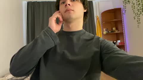 Eitan online show from 05/18/26, 03:40