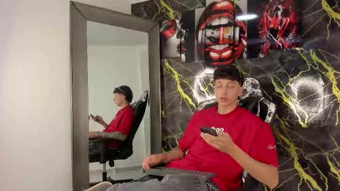 Snapshot of eithan__boy chatting on 02/21/26, 12:11 Eithan online show from 02/21/26, 12:11