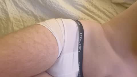 eizy_eiz online show from 10/19/25, 12:11