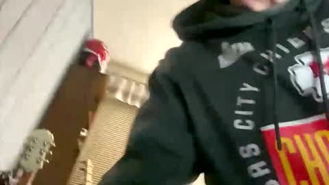 Snapshot of ejbooker11 chatting on 01/12/26, 09:36 PiedPiper online show from 01/12/26, 09:36