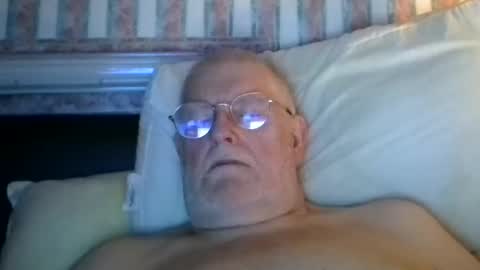 Snapshot of eketman1964 chatting on 10/13/25, 10:43 eketman1964 online show from 10/13/25, 10:43