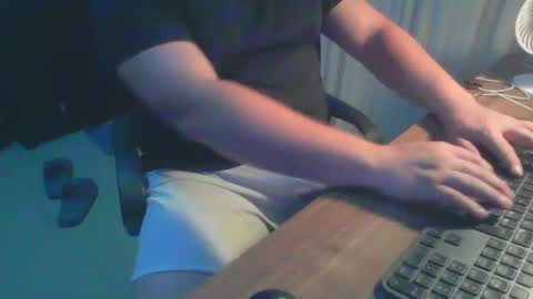 Snapshot of ekudemic chatting on 12/18/24, 05:15 Juan Pablo M online show from 12/18/24, 05:15