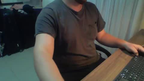 Snapshot of ekudemic chatting on 01/22/25, 01:42 Juan Pablo M online show from 01/22/25, 01:42