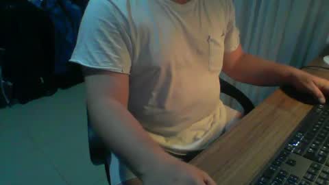 Snapshot of ekudemic chatting on 02/06/25, 03:37 Juan Pablo M online show from 02/06/25, 03:37