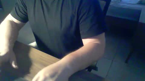 Snapshot of ekudemic chatting on 12/21/25, 06:15 Juan Pablo M online show from 12/21/25, 06:15