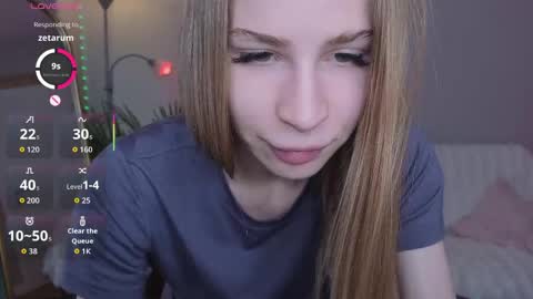Snapshot of el1s_evans chatting on 04/26/26, 10:02 please read my bio there is information about private shows and about my personality online show from 04/26/26, 10:02