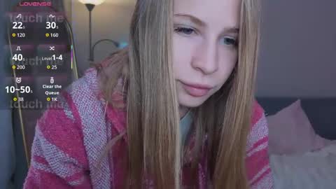 Snapshot of el1s_evans chatting on 05/05/26, 10:01 please read my bio there is information about private shows and about my personality online show from 05/05/26, 10:01