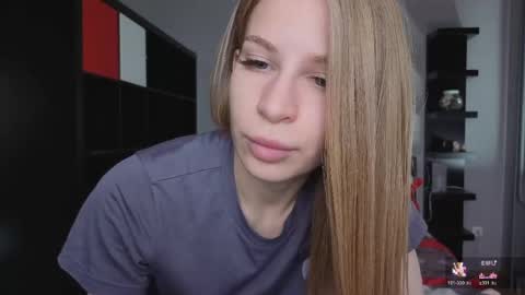 Snapshot of el1s_evans chatting on 06/01/26, 08:05 please read my bio there is information about private shows and about my personality online show from 06/01/26, 08:05